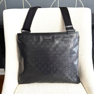 Gucci authentic Messanger bag black imprime monogram coated canvas unisex